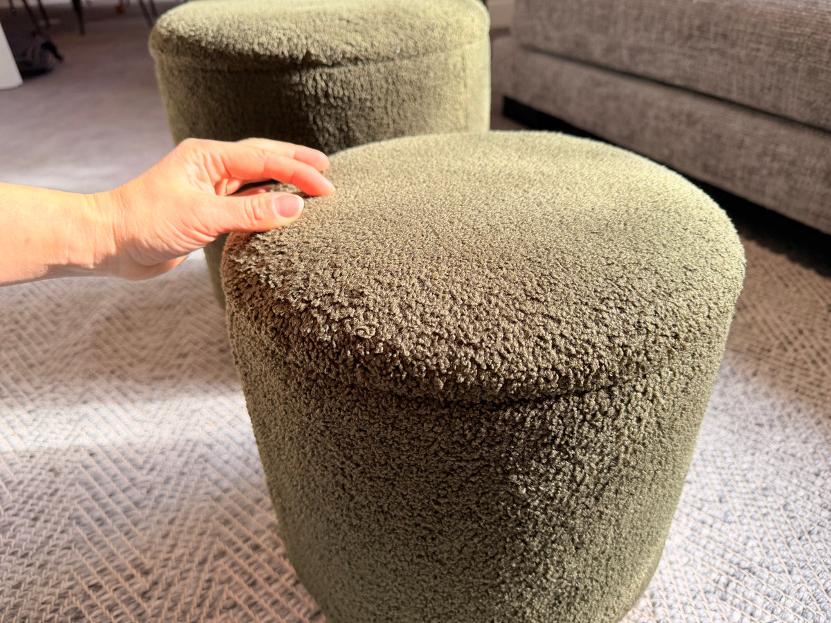 wn-shoot-texture sherpa-fur-round-storage-ottoman-stool-set-of-2-wood-base