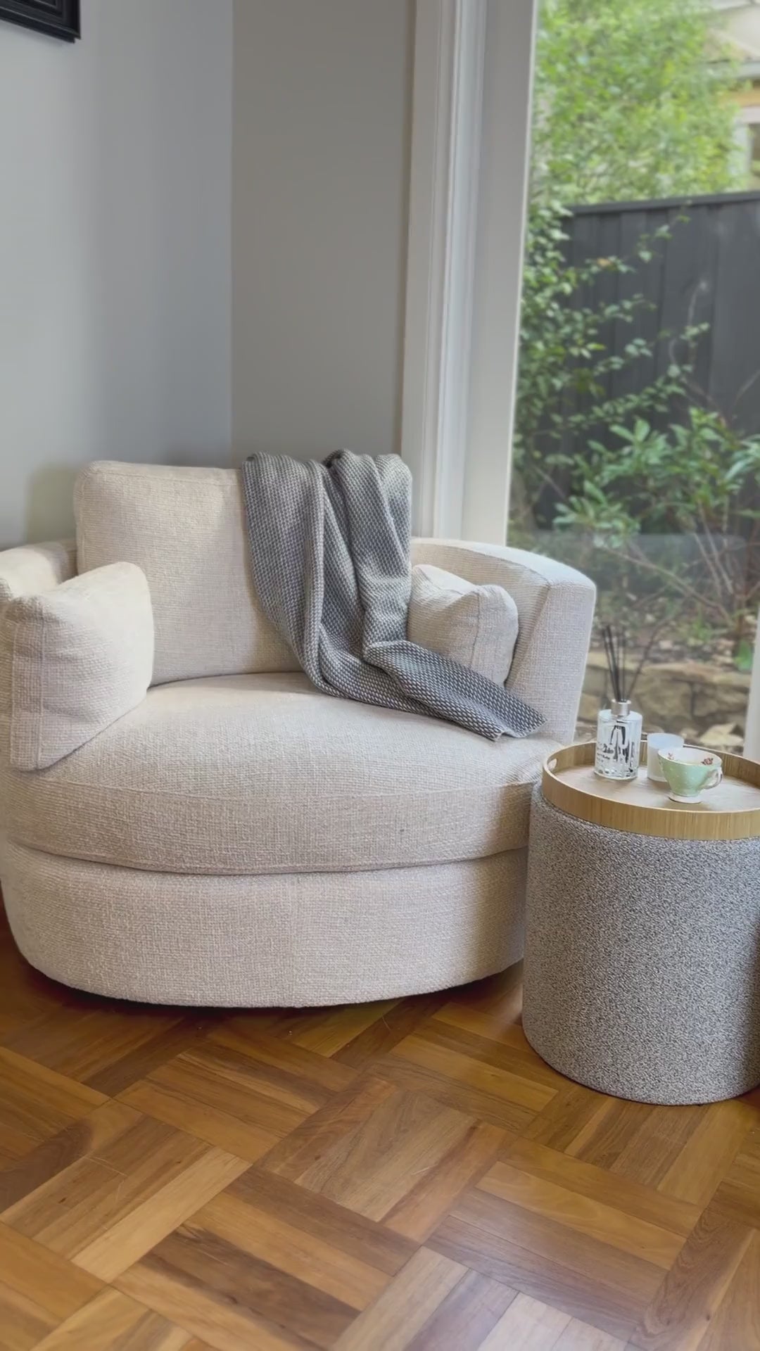 wn-pdp-video shoot-2026-09-23 chenille-fabric-round-storage-ottoman-stool-with-tray-set-of-2-grey